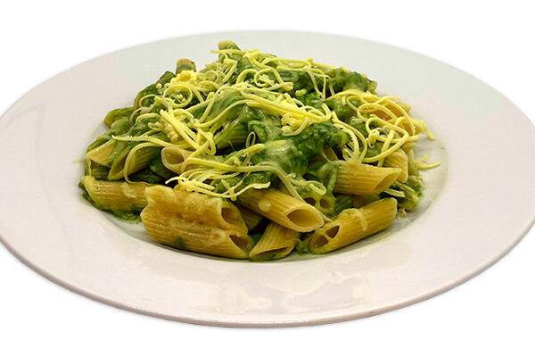Penne Rigate con Pollo y Salsa de Espinaca