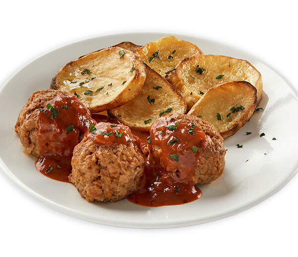 Albóndigas de Carne con Papas Asadas